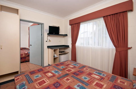 Cairns Queens Court - Tourism Brisbane 0
