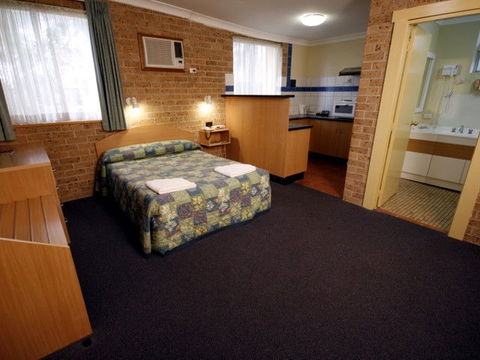 Colonial Motel - Tourism Brisbane 1