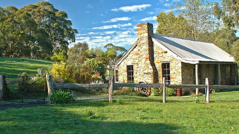 Adelaide Hills Country Cottages - Gum Tree Cottage - Brisbane 4u 3