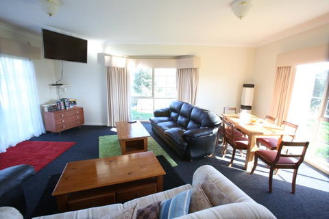 Farm Accommodation - Tourism Brisbane 11