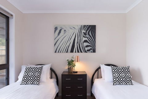 Jacaranda Cottages - Brisbane Tourism 13
