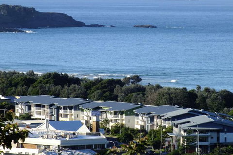 Pacific Marina Apartments - Brisbane 4u 4