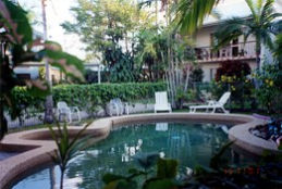 Coral Reef Holiday Apartments - Tourism Brisbane 0