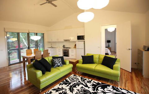 Dalrymples Guest Cottages - Tourism Brisbane 2