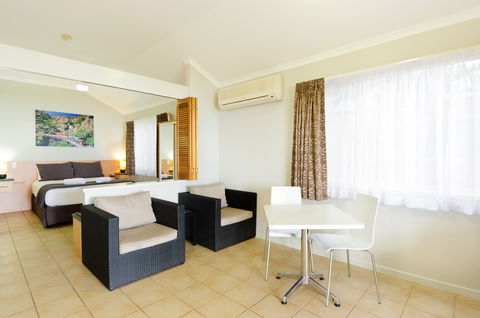 Ellis Beach Oceanfront Bungalows & Caravan Pk - Tourism Brisbane 5