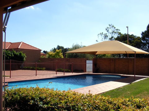 Fairways Bed & Breakfast At Jerilderie - Brisbane 4u 3