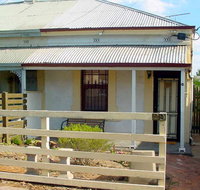 Harriett's Cottage Accommodation Clyde's Cottage - Tourism Brisbane