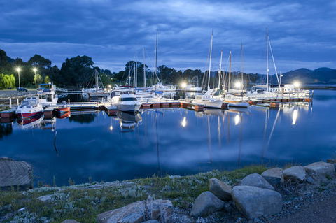 Kermandie Hotel & Marina - Tourism Brisbane 7