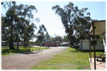 Lake Waranga Caravan Park & Holiday Camp - Brisbane 4u 4