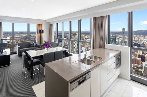 Meriton Serviced Apartments - Adelaide Street - Tourism Brisbane 1
