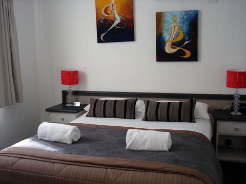 Oakey Motor Inn - Tourism Brisbane 0