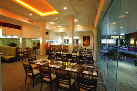 Pacific Hotel Cairns - Brisbane 4u 1