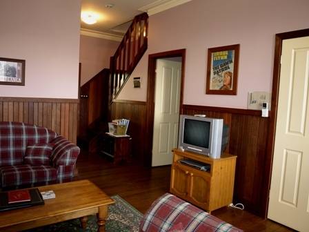 Pemberton Old Picture Theatre Holiday Apts - Tourism Brisbane 4