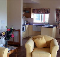 Poinciana Cottages - Tourism Brisbane