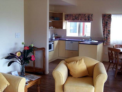 Poinciana Cottages - Brisbane Tourism 0