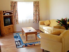 Poinciana Cottages - Brisbane Tourism 2