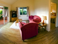 Poinciana Cottages - Brisbane Tourism 3