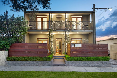 Prahran Village Guest House - Tourism Brisbane 0