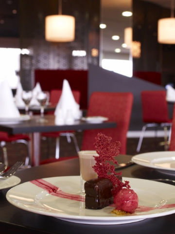 Quality Hotel Tabcorp Park - Tourism Brisbane 1