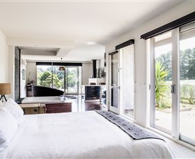 Polperro Winery Luxury Accommodation - Brisbane 4u 1