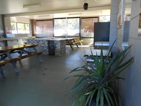 Sapphire Valley Caravan Park - Brisbane 4u 2