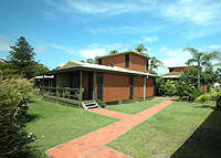 Shelly Beach Cabins - Brisbane Tourism 8