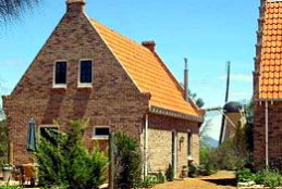 The Lily Dutch Windmill - Brisbane Tourism 4