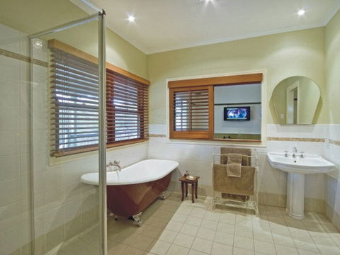 The Sanctuary Springbrook Guest House Cottage - Brisbane 4u 1