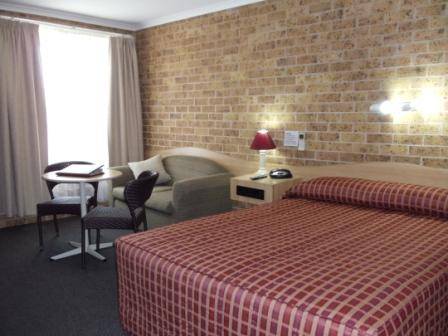 Town & Country Motor Inn Tamworth - Tourism Brisbane 4