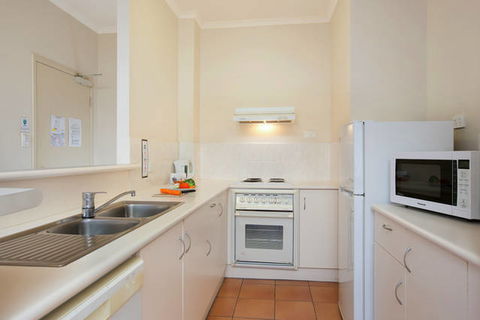 Tropic Towers Apartments - Brisbane 4u 2