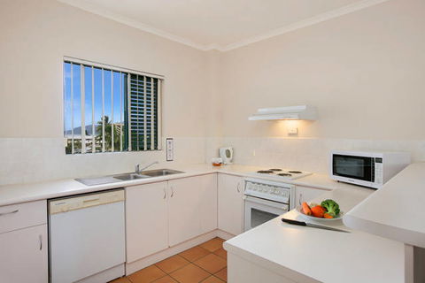 Tropic Towers Apartments - Brisbane 4u 13