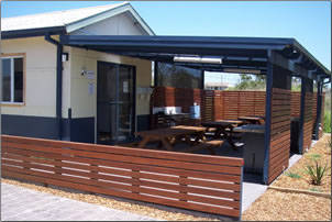 Two Shores Holiday Village - Tourism Brisbane 3