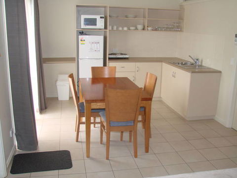 Vine Court Barossa - Tourism Brisbane 0