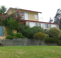 Whitby on Wallis Lakefront Holiday Cottage - Tourism Brisbane