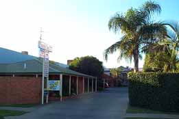 Yambil Inn Motel - Tourism Brisbane 0