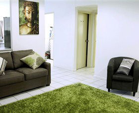 Absolute Beachfront Apartment - Brisbane 4u 4