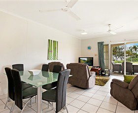 Absolute Beachfront Apartment - Brisbane 4u 6
