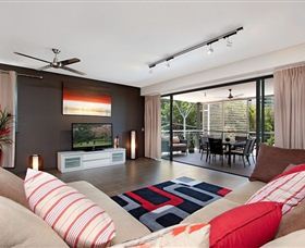 Absolute Waterfront Rainforest Apartment - Brisbane 4u 0