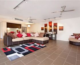 Absolute Waterfront Rainforest Apartment - Brisbane 4u 3