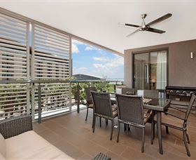 Absolute Waterfront Rainforest Apartment - Brisbane 4u 1