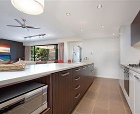 Absolute Waterfront Rainforest Apartment - Brisbane 4u 4