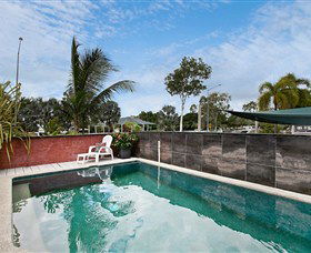 Beachside Tropical Retreat - Brisbane Tourism 1