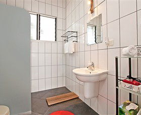 Beachside Tropical Retreat - Brisbane Tourism 5