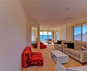 Luxury Waterfront House - Tourism Brisbane 4