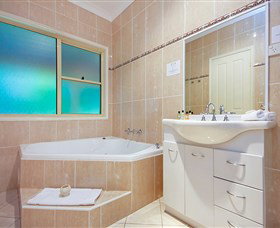 The Acreage Luxury B&B And Guesthouse - Tourism Brisbane 2
