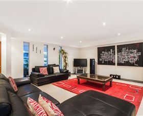 The Grand Broadbeach - Vogue Holiday Homes - Tourism Brisbane 2