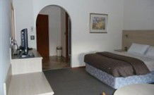 Hamilton's Townhouse Motel - Queanbeyan - Tourism Brisbane 0