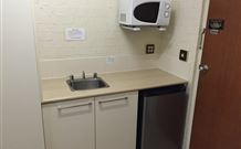 Hamilton's Townhouse Motel - Queanbeyan - Tourism Brisbane 2