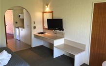 Hamilton's Townhouse Motel - Queanbeyan - Tourism Brisbane 5