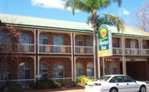 Hamiltons Henry Parkes Motor Inn - Tourism Brisbane 0
